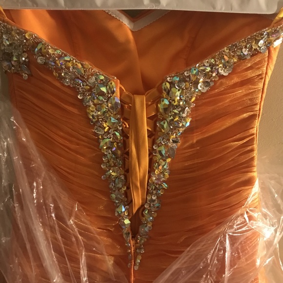 Dress - Picture 3 of 4